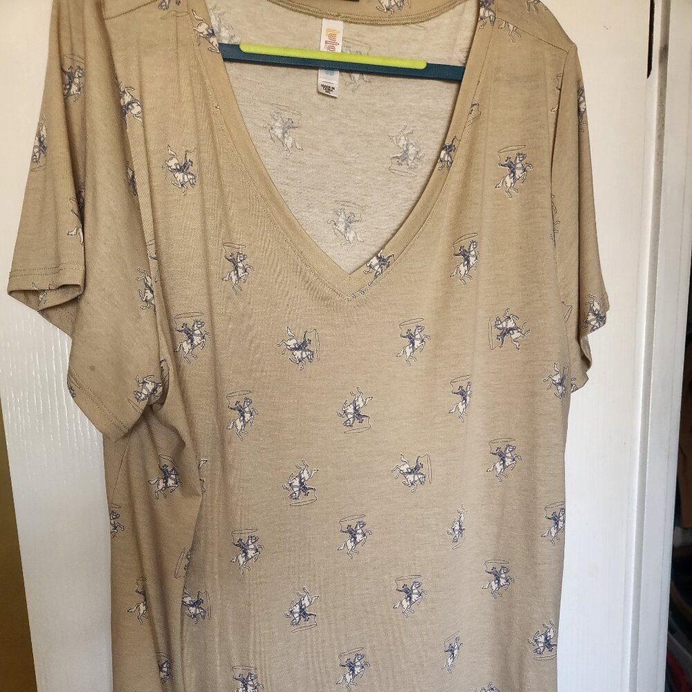 LuLaRoe Christy Tee Plus Size 3x Cowboy Print V-Neck NWT